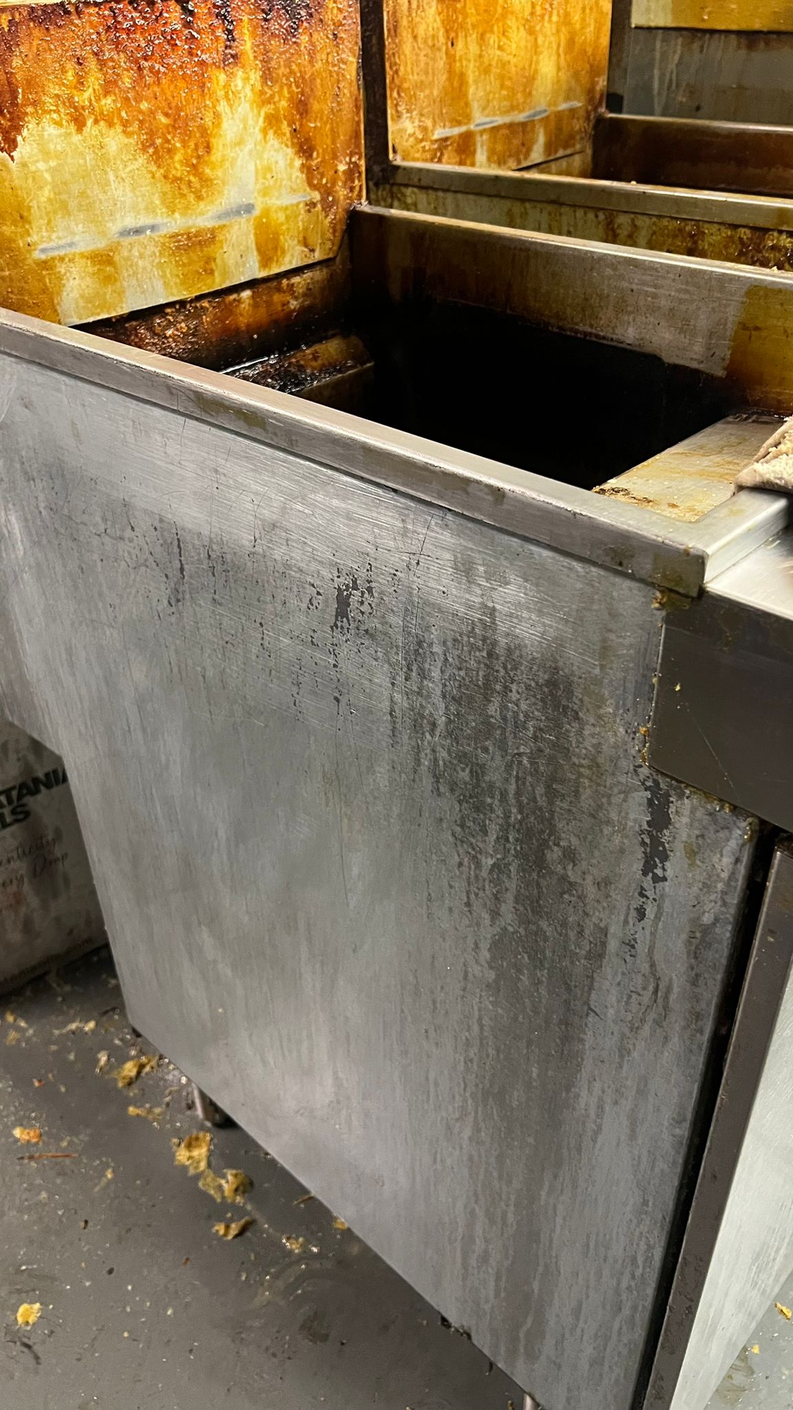 Fryer Grease Removal: Why Professional Cleaning Is Essential for Commercial Kitchens